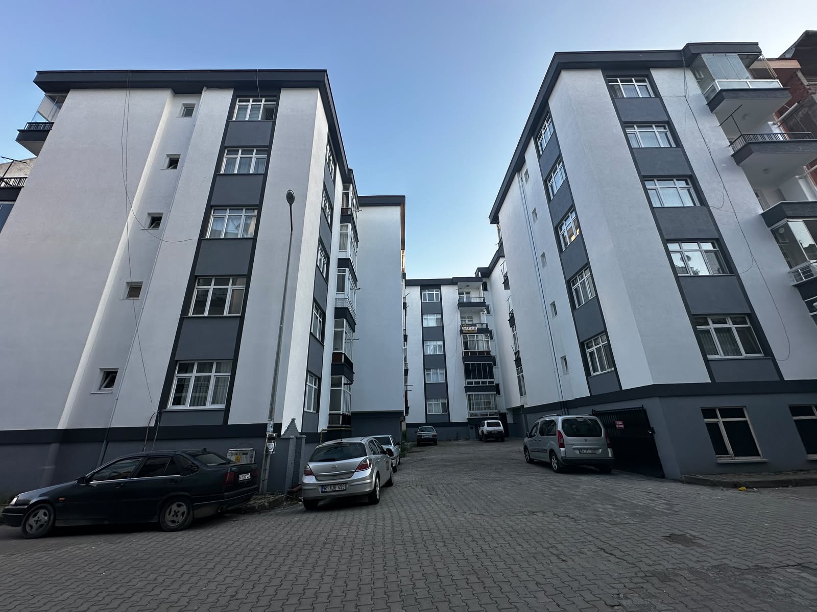 MABEL'DEN GÜNEŞ SİTESİNDE DIŞ CEPHE YAPILI DOĞALGAZLI 3+1 DAİRE